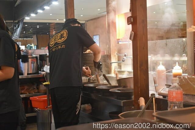 新莊美食 | 蜀羊-一碗小羊肉 新莊宏匯廣場7樓美食街 湯頭清甜甘醇 羊肉肉質軟嫩 吃起來沒有羊騷味 -  就是這樣。吃喝玩樂。愛漂亮部落格 - FashionGuide 華人時尚專業評鑑