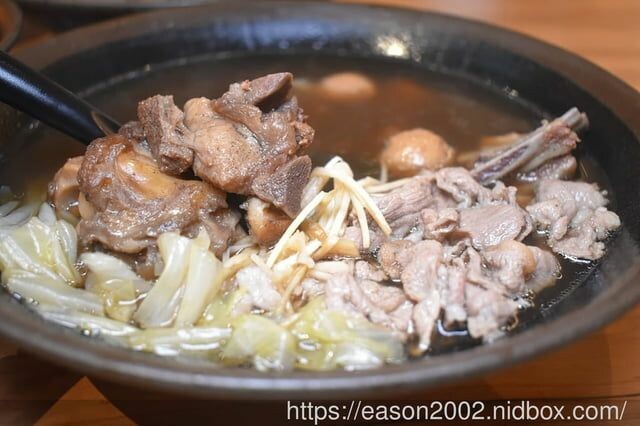 新莊美食 | 蜀羊-一碗小羊肉 新莊宏匯廣場7樓美食街 湯頭清甜甘醇 羊肉肉質軟嫩 吃起來沒有羊騷味 -  就是這樣。吃喝玩樂。愛漂亮部落格 - FashionGuide 華人時尚專業評鑑