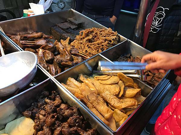 (鳳山鴨頭)超特別東山鴨頭!必點樓梯脆得像餅乾 只有這邊吃得到-黃記東山鴨頭|自強夜市美食|五甲美食