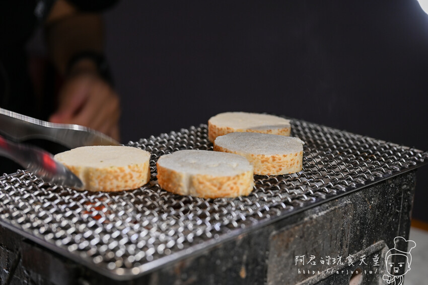【台中】Eartha燒肉餐酒館|不只餐點浮誇!專屬桌邊服務,只要等著大口吃肉的五星享受 » 阿君的玩食天堂