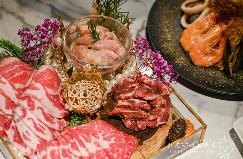 【台中】Eartha燒肉餐酒館|不只餐點浮誇!專屬桌邊服務,只要等著大口吃肉的五星享受 » 阿君的玩食天堂