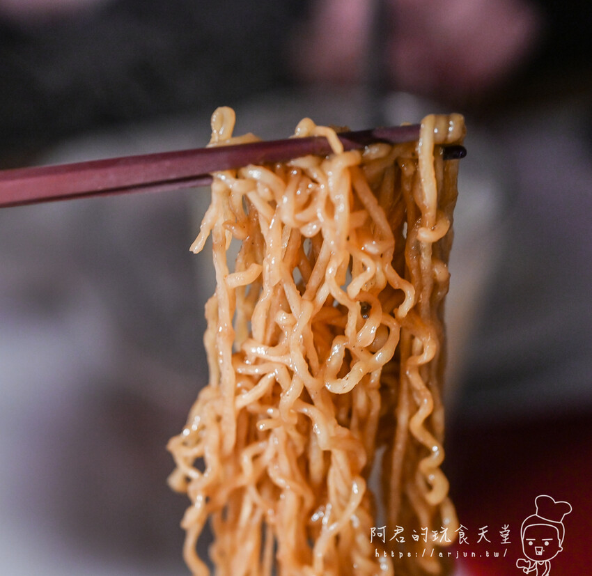 【台中】Eartha燒肉餐酒館|不只餐點浮誇!專屬桌邊服務,只要等著大口吃肉的五星享受 » 阿君的玩食天堂