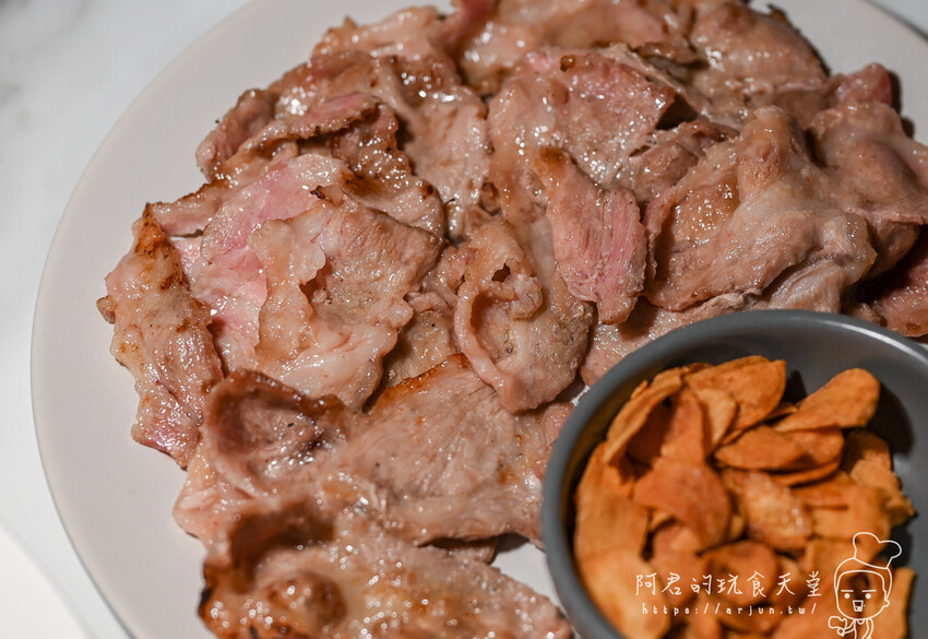 【台中】Eartha燒肉餐酒館|不只餐點浮誇!專屬桌邊服務,只要等著大口吃肉的五星享受 » 阿君的玩食天堂