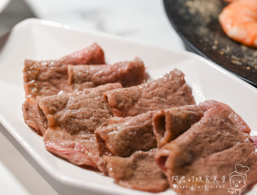 【台中】Eartha燒肉餐酒館|不只餐點浮誇!專屬桌邊服務,只要等著大口吃肉的五星享受 » 阿君的玩食天堂