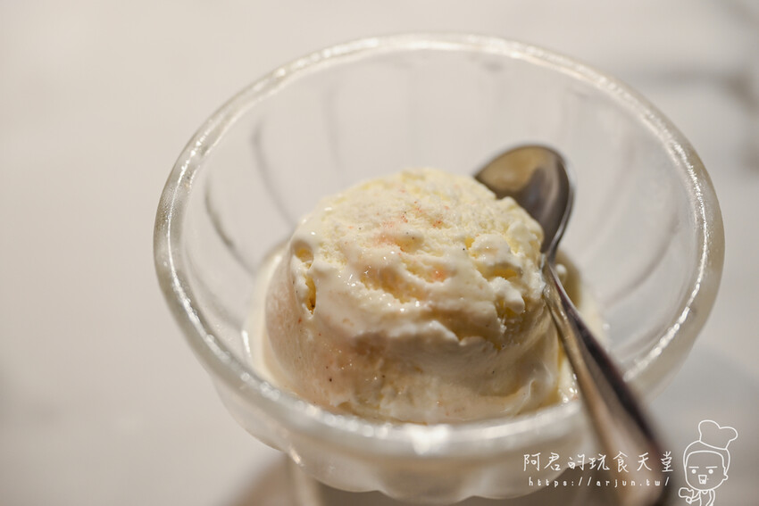 【台中】Eartha燒肉餐酒館|不只餐點浮誇!專屬桌邊服務,只要等著大口吃肉的五星享受 » 阿君的玩食天堂