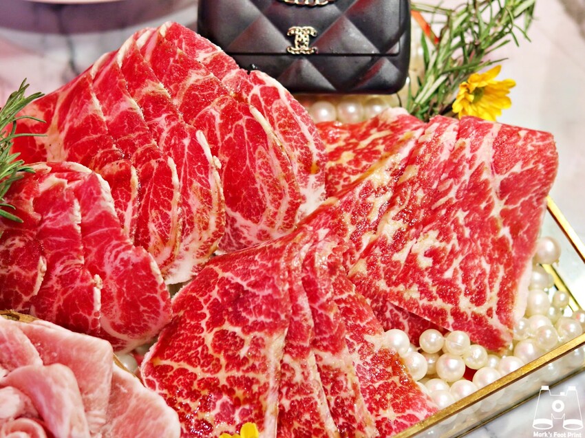 台中北區美食｜Eartha燒肉餐酒館，燒肉珠寶盒搭配精緻調酒，你的微醺放鬆好夥伴！