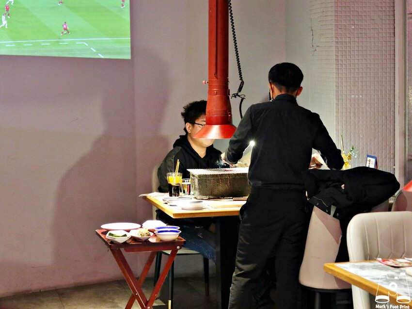 台中北區美食｜Eartha燒肉餐酒館，燒肉珠寶盒搭配精緻調酒，你的微醺放鬆好夥伴！