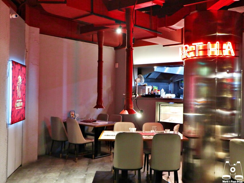 台中北區美食｜Eartha燒肉餐酒館，燒肉珠寶盒搭配精緻調酒，你的微醺放鬆好夥伴！