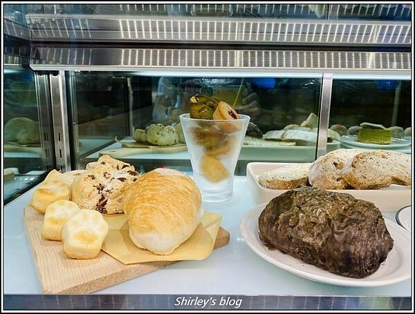 捷運市政府站 ‧ 根本在旅行 咖啡/甜點(信義品牌概念店)