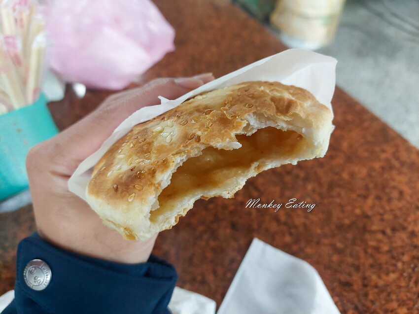【台中東勢】老祖早餐灌蛋餅│40年老店純手工灌蛋餅,假日排隊人氣早餐,東勢小吃推薦 - 貪吃猴的幻想