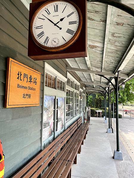 嘉義市北門驛│檜來嘉驛檜木列車：紅色懷舊檜木火車