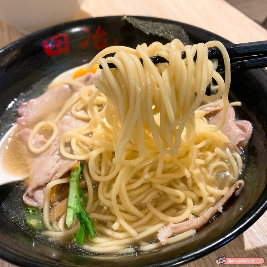 麺処田冶 │大安區美食•炸物美味&失望的烏骨雞鹽味拉麵 - 丹尼的吃喝玩樂