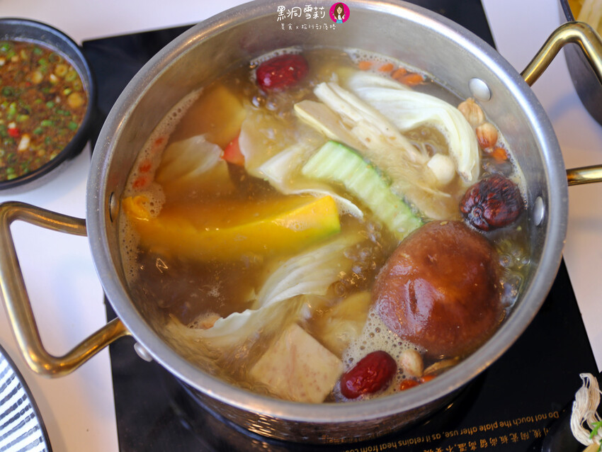 参好鍋物廚房︱桃園埔心網美火鍋店好拍好吃好停車〃近桃園埔心星巴克