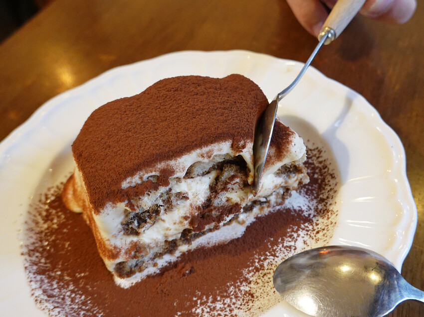 新北市板橋區新北板橋—旭舊咖啡Shiu Jiou｜細品懷舊老件的咖啡時光屋｜中山路、板橋大遠百、板新站、板橋體育場