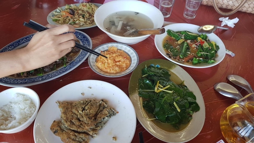 128159.jpg - 【南投.信義】望高茶園品茶用餐。季節限定美景漫步在櫻花道中