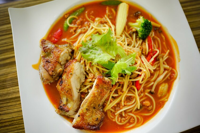 食記|台南玉井 魔法森林景觀咖啡小餐館 森林環繞、玻璃天空步道 台南景觀餐廳推薦! - 奇奇一起玩樂趣