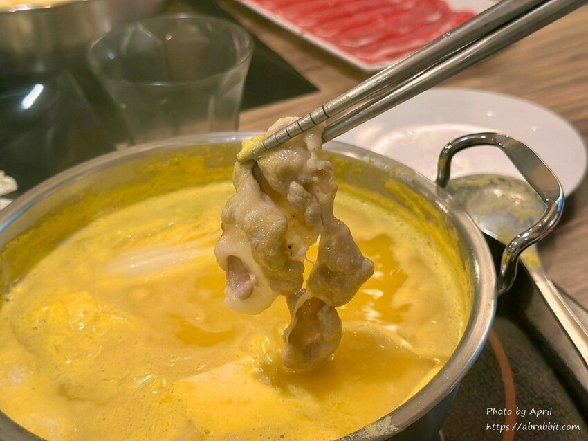 台中親子餐廳推薦!丹水滾鍋物總店親子友善,有遊戲區的吃到飽火鍋店。