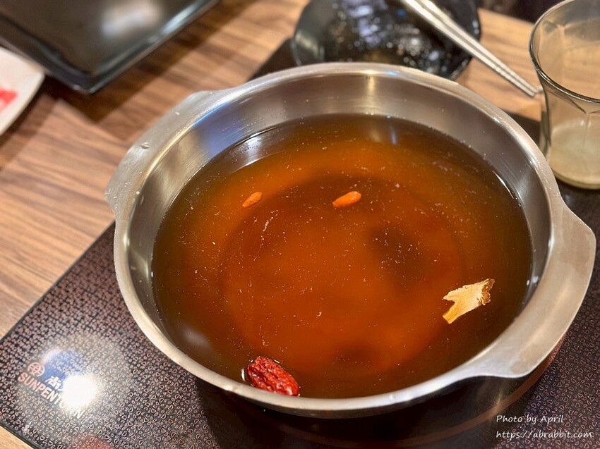 台中親子餐廳推薦!丹水滾鍋物總店親子友善,有遊戲區的吃到飽火鍋店。