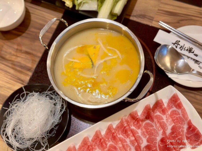 台中親子餐廳推薦!丹水滾鍋物總店親子友善,有遊戲區的吃到飽火鍋店。