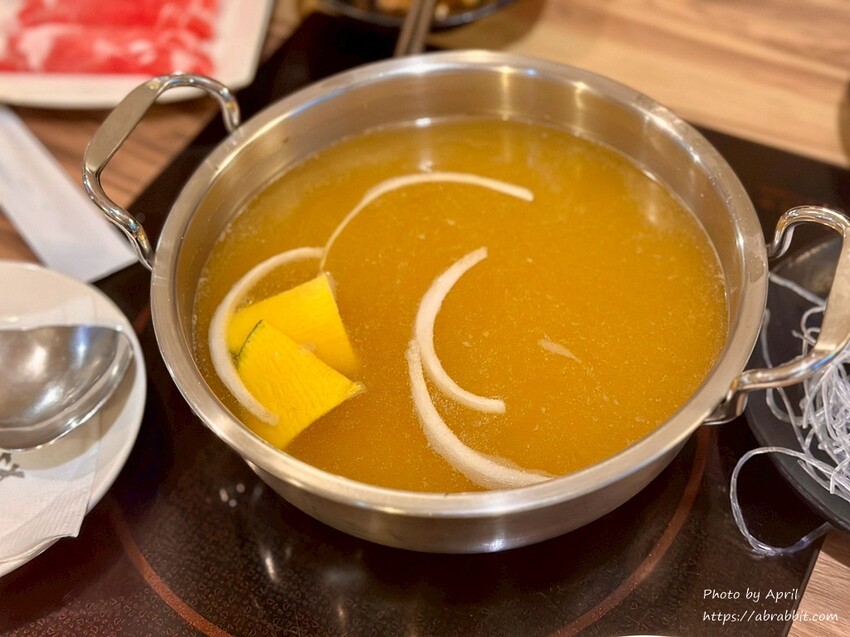 台中親子餐廳推薦!丹水滾鍋物總店親子友善,有遊戲區的吃到飽火鍋店。