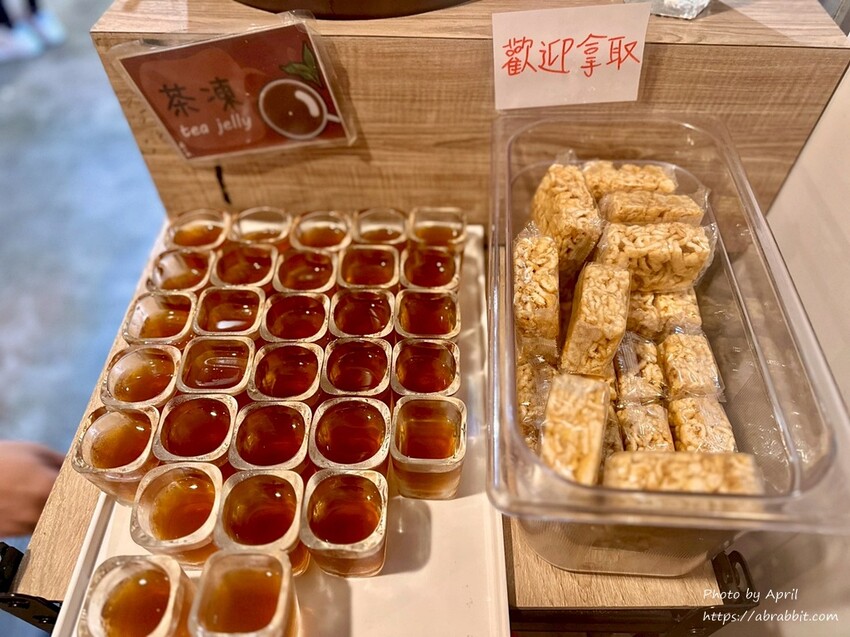 台中親子餐廳推薦!丹水滾鍋物總店親子友善,有遊戲區的吃到飽火鍋店。