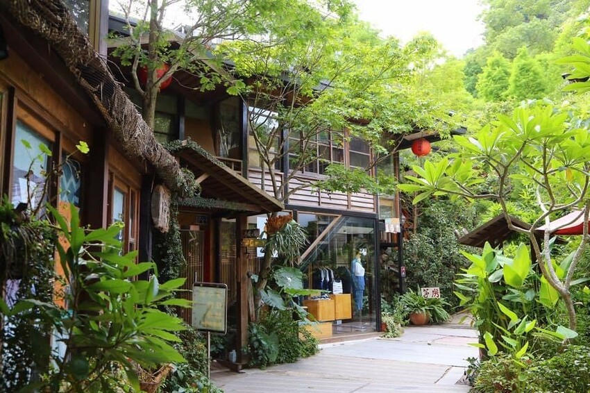 【苗栗三義】卓也小屋度假園區-蔬食餐廳夏日優惠.消費+googe好評就送天然染色霜淇淋喔!