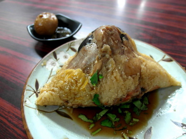 再發號百年八寶肉粽(總店)：台南||百年老店【再發號】-用料實在，神等級美味粽子！