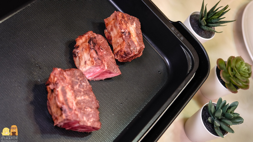 阿根廷烤牛肉推薦必買！直接加熱直接吃！燻香之祭帶骨柴燻牛小排，料理白癡也可5分鐘上桌 - D&W-黑白雙搭-國內美食旅遊|情侶約會景點|生活3C開箱