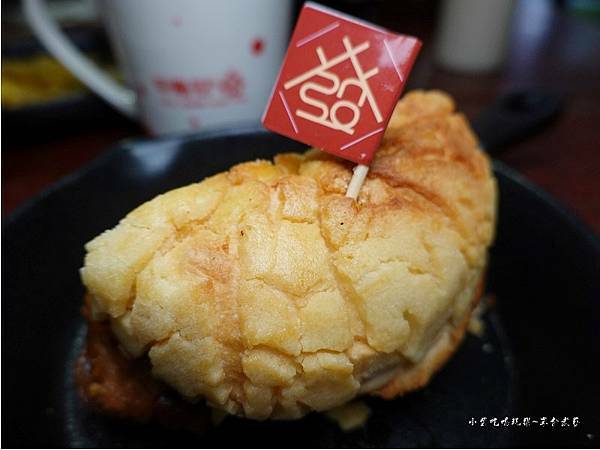 里肌豬排起司蛋菠蘿堡-早點初發中和店 (2).jpg