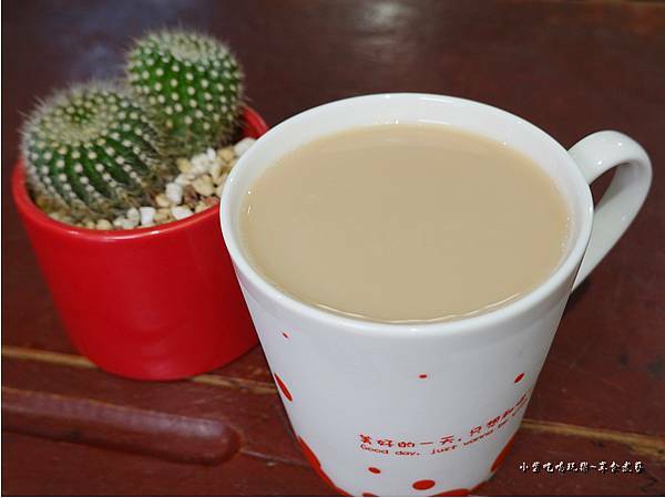 豆乳紅茶-早點初發中和店 (1).jpg