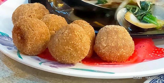 「988生猛海鮮餐廳」(Seafood restaurant), Keelung city,  Taiwan, Apr 19, 2021.