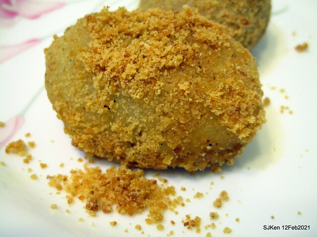 「桃園大溪蕭記客家麻糬」(Mochi, Taiwan traditional sweeten studio),  Taoyuang city, North Taiwan, Feb 12, 2021.