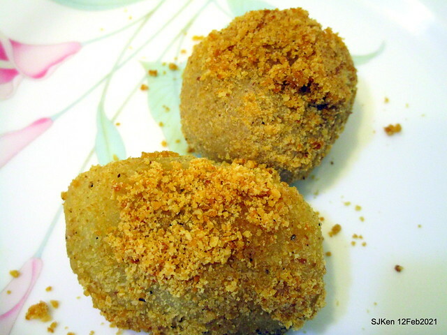 「桃園大溪蕭記客家麻糬」(Mochi, Taiwan traditional sweeten studio),  Taoyuang city, North Taiwan, Feb 12, 2021.