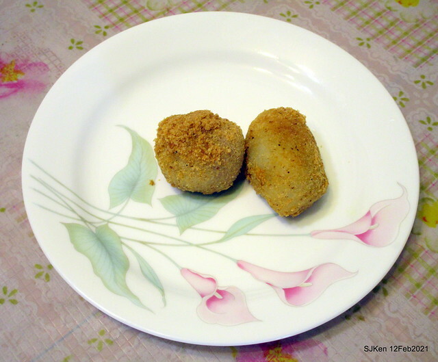 「桃園大溪蕭記客家麻糬」(Mochi, Taiwan traditional sweeten studio),  Taoyuang city, North Taiwan, Feb 12, 2021.