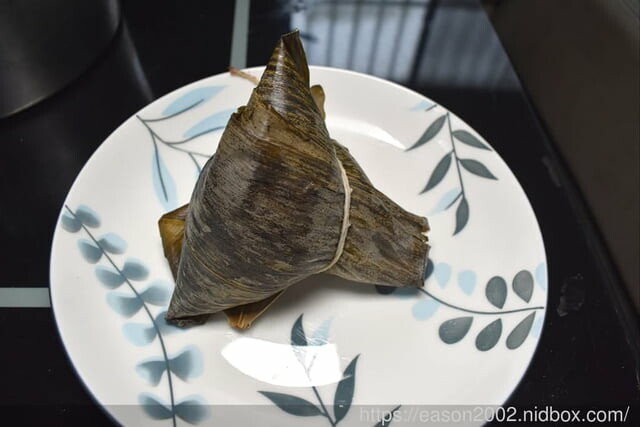 淡水在地人才知道的淡水美食，滬尾滷味 X 第一家肉粽 | 料多味美，粽葉飄香
