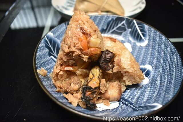 淡水在地人才知道的淡水美食，滬尾滷味 X 第一家肉粽 | 料多味美，粽葉飄香