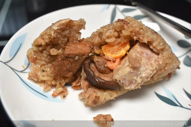 淡水在地人才知道的淡水美食，滬尾滷味 X 第一家肉粽 | 料多味美，粽葉飄香