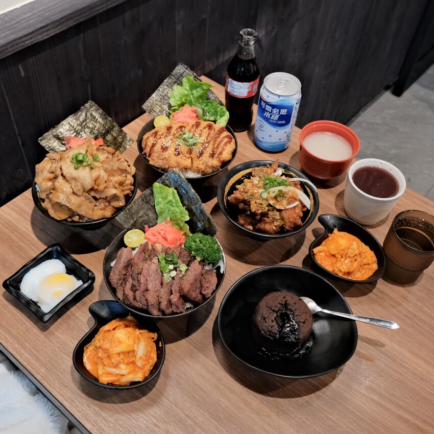 【三重美食推薦】牛丁次郎坊x深夜裡的和魂燒肉丼x三重支店～高CP值百元丼飯套餐、免費飲料、湯品、冰淇淋自助吧～三重平價丼飯必吃～