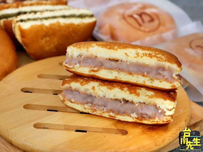 台南銅鑼燒／每日限量晚來買不到／當天備料現做／從行動單車賣到開店面／不含泡打粉、膨鬆劑、防腐劑／減糖製作吃得更健康