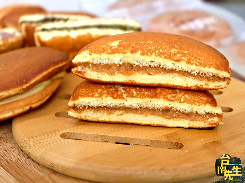 台南銅鑼燒／每日限量晚來買不到／當天備料現做／從行動單車賣到開店面／不含泡打粉、膨鬆劑、防腐劑／減糖製作吃得更健康