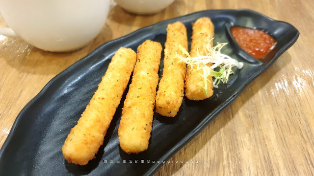 台北松江南京平價義大利麵-MM Cafe & Bar_佩吉王生活記事 台北松江南京平價義大利麵︱MM Cafe & Bar:美味蛤蜊義大利麵.無敵牽絲起司條.4.5分高CP值咖啡簡餐.包場.聚餐/四平商圈