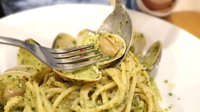 台北松江南京平價義大利麵-MM Cafe & Bar_佩吉王生活記事 台北松江南京平價義大利麵︱MM Cafe & Bar:美味蛤蜊義大利麵.無敵牽絲起司條.4.5分高CP值咖啡簡餐.包場.聚餐/四平商圈