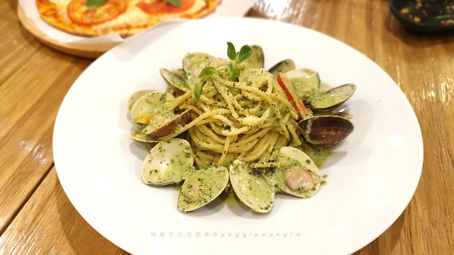 台北松江南京平價義大利麵-MM Cafe & Bar_佩吉王生活記事 台北松江南京平價義大利麵︱MM Cafe & Bar:美味蛤蜊義大利麵.無敵牽絲起司條.4.5分高CP值咖啡簡餐.包場.聚餐/四平商圈