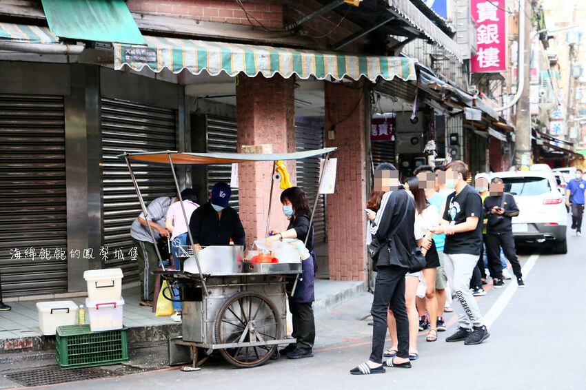 七堵無名臭豆腐|50年老店、在地熱門排隊小吃、菜單價位