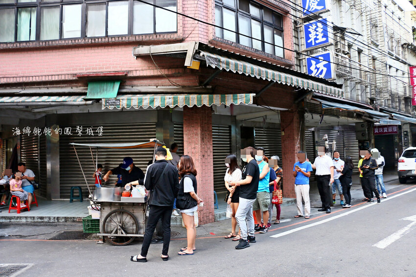 七堵無名臭豆腐|50年老店、在地熱門排隊小吃、菜單價位