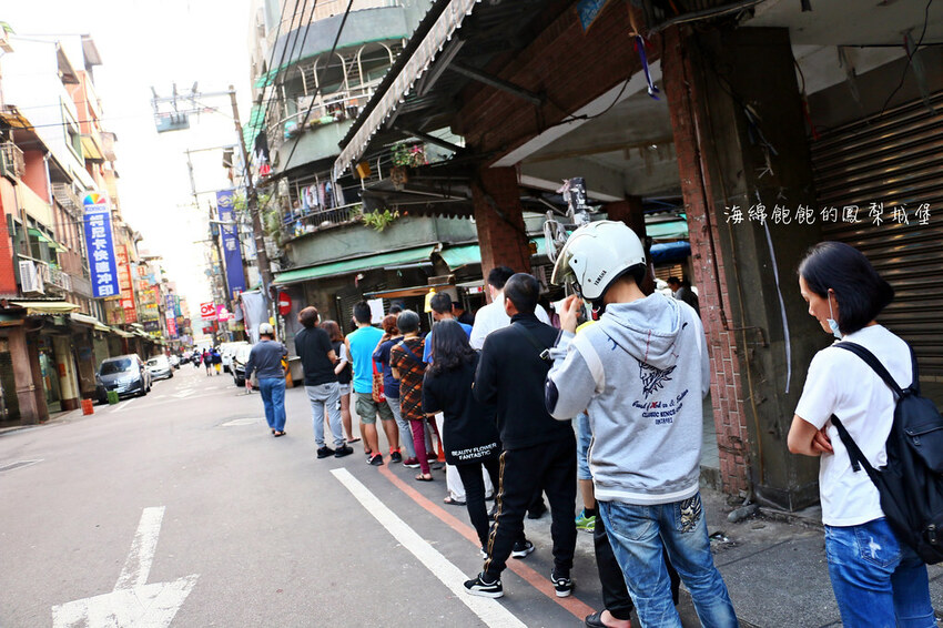 七堵無名臭豆腐|50年老店、在地熱門排隊小吃、菜單價位