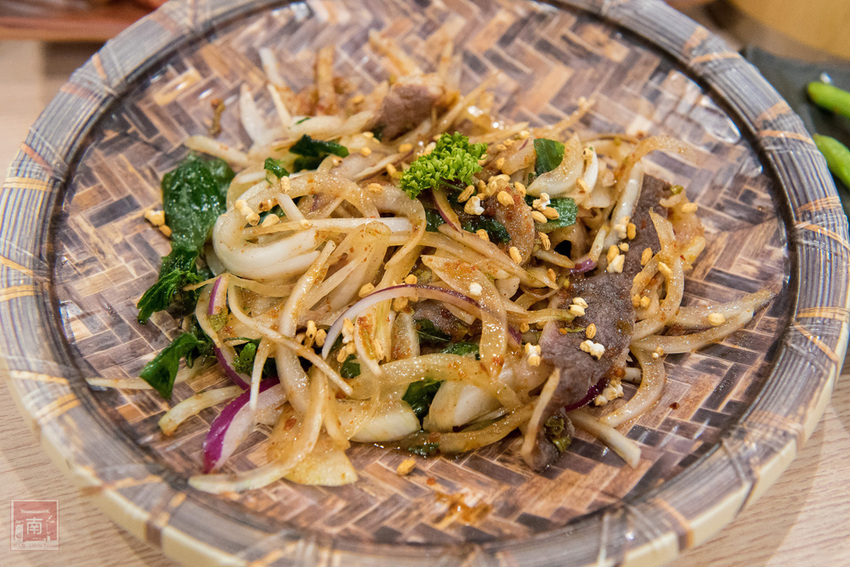 【臺南美食】首推泰式串燒|必點海鮮炒飯.炸豬皮等|泰式晚餐及消夜|永康小酌名店|泰式冰淇淋免費吃|臺南市立圖書館新總館晚餐.消夜~~泰式幽靈串燒-永康店 - 南人幫