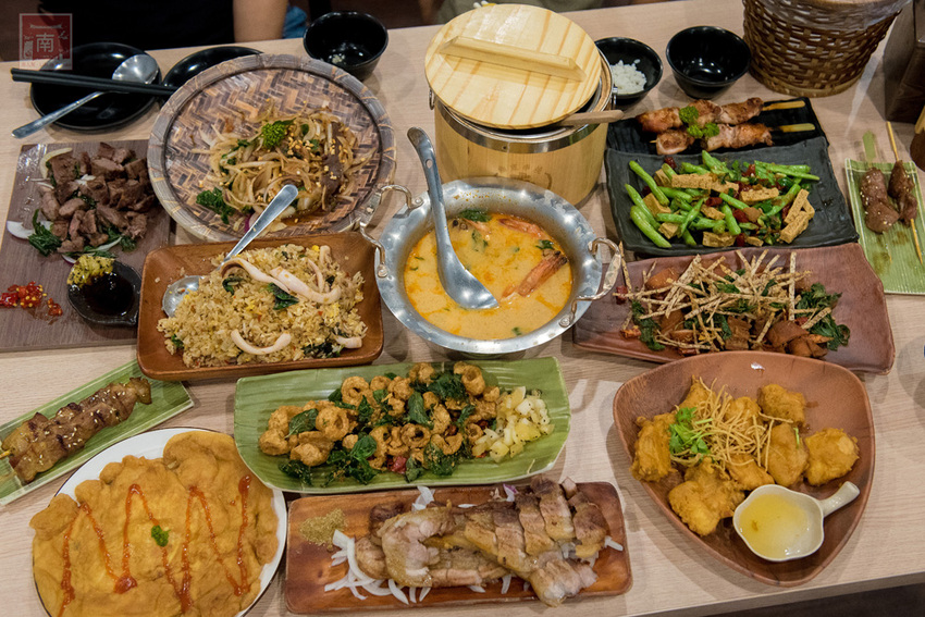 【臺南美食】首推泰式串燒|必點海鮮炒飯.炸豬皮等|泰式晚餐及消夜|永康小酌名店|泰式冰淇淋免費吃|臺南市立圖書館新總館晚餐.消夜~~泰式幽靈串燒-永康店 - 南人幫