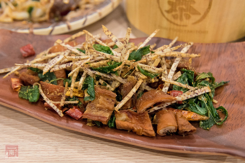 【臺南美食】首推泰式串燒|必點海鮮炒飯.炸豬皮等|泰式晚餐及消夜|永康小酌名店|泰式冰淇淋免費吃|臺南市立圖書館新總館晚餐.消夜~~泰式幽靈串燒-永康店 - 南人幫