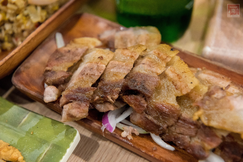 【臺南美食】首推泰式串燒|必點海鮮炒飯.炸豬皮等|泰式晚餐及消夜|永康小酌名店|泰式冰淇淋免費吃|臺南市立圖書館新總館晚餐.消夜~~泰式幽靈串燒-永康店 - 南人幫